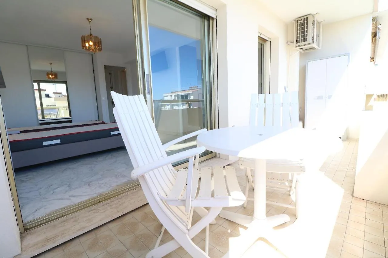 Apartment 2 Bedroom & Studio Palais Royal 2 Mins From Croisette And Carlton Cannes France
