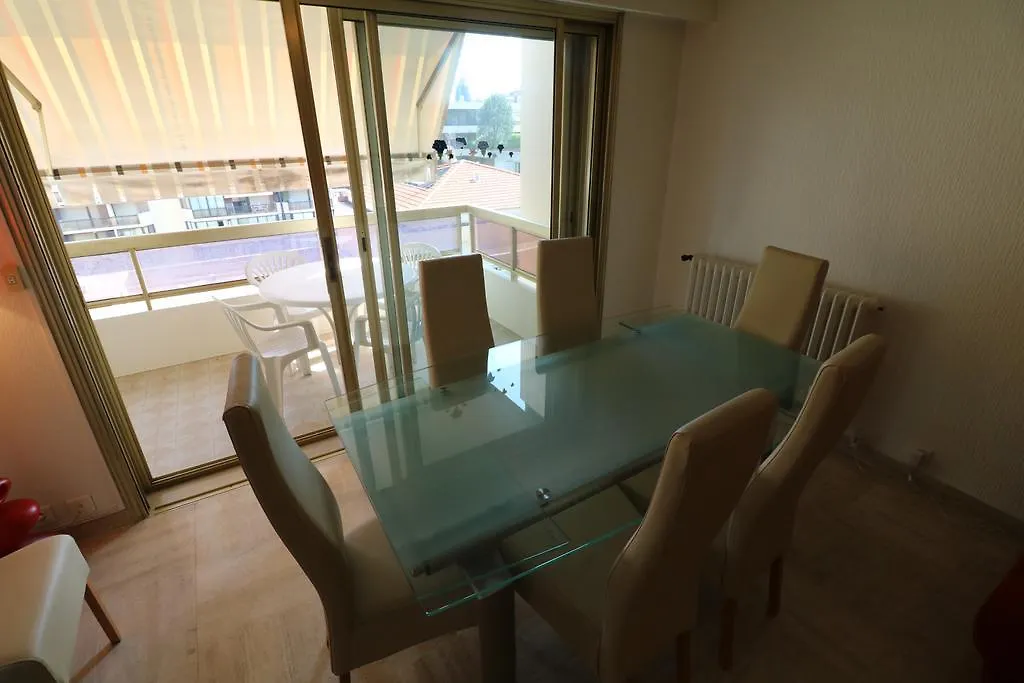 Apartment 2 Bedroom & Studio Palais Royal 2 Mins From Croisette And Carlton Cannes