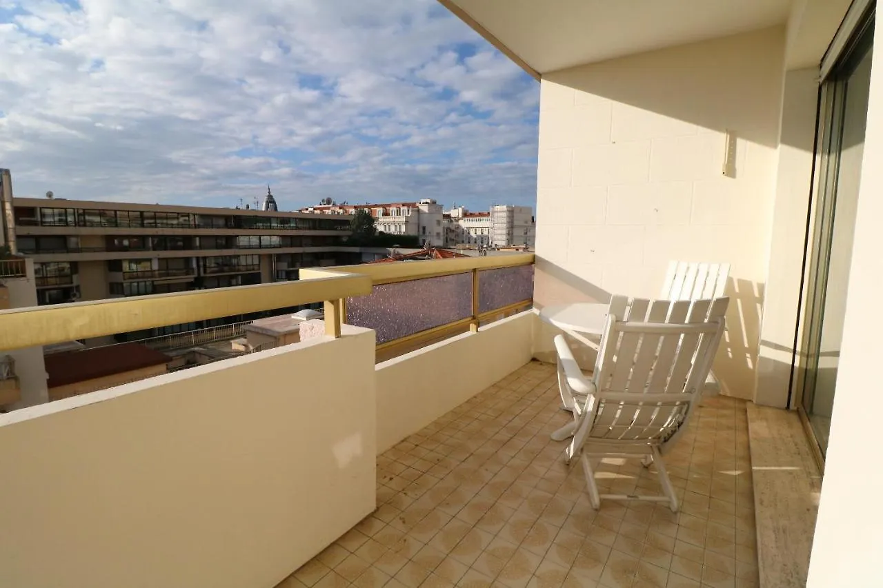 Apartment 2 Bedroom & Studio Palais Royal 2 Mins From Croisette And Carlton Cannes France