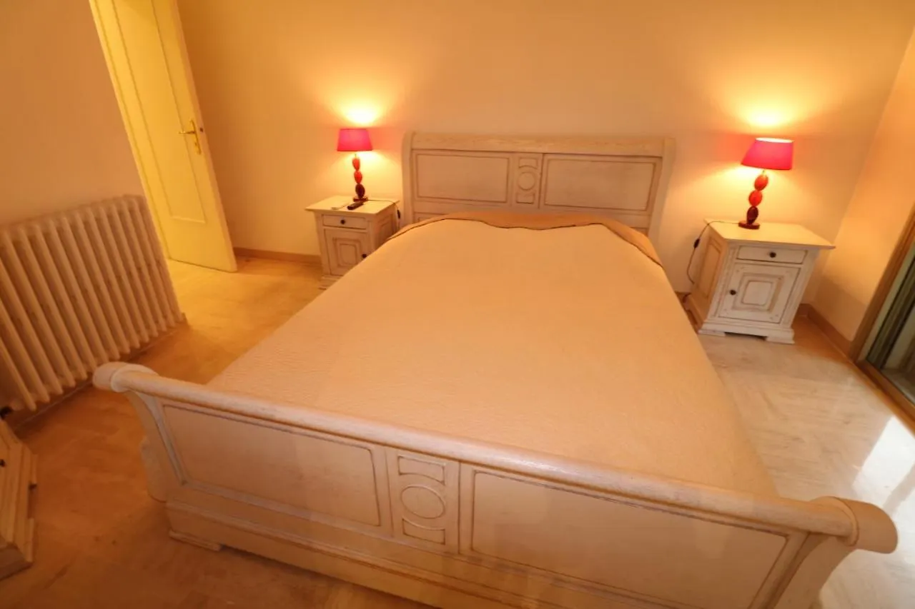 2 Bedroom & Studio Palais Royal Cannes Francie